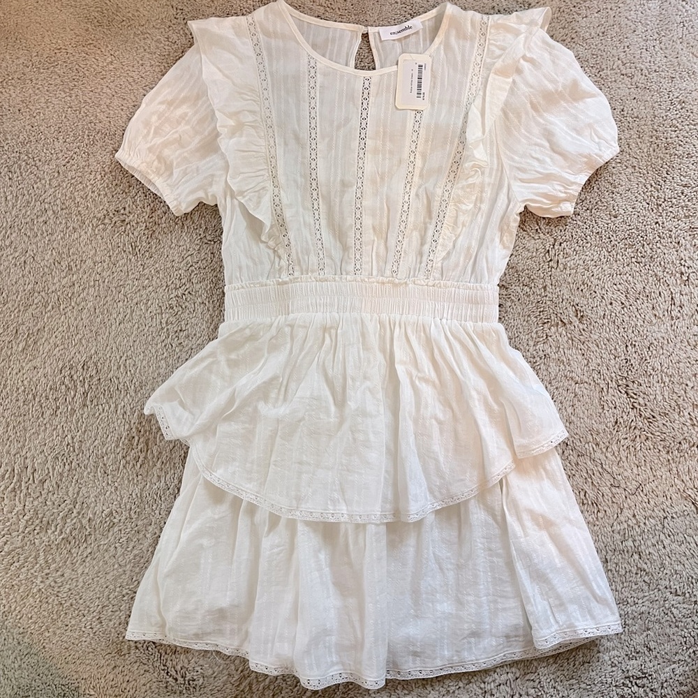 Adorable white dress NWT, size medium